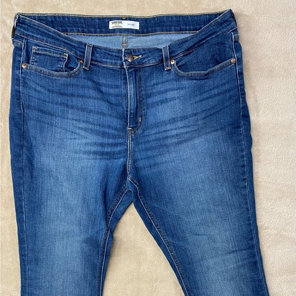 Signature by Levi Strauss Denim - Signature Levi’s True Boot Blue Jeans